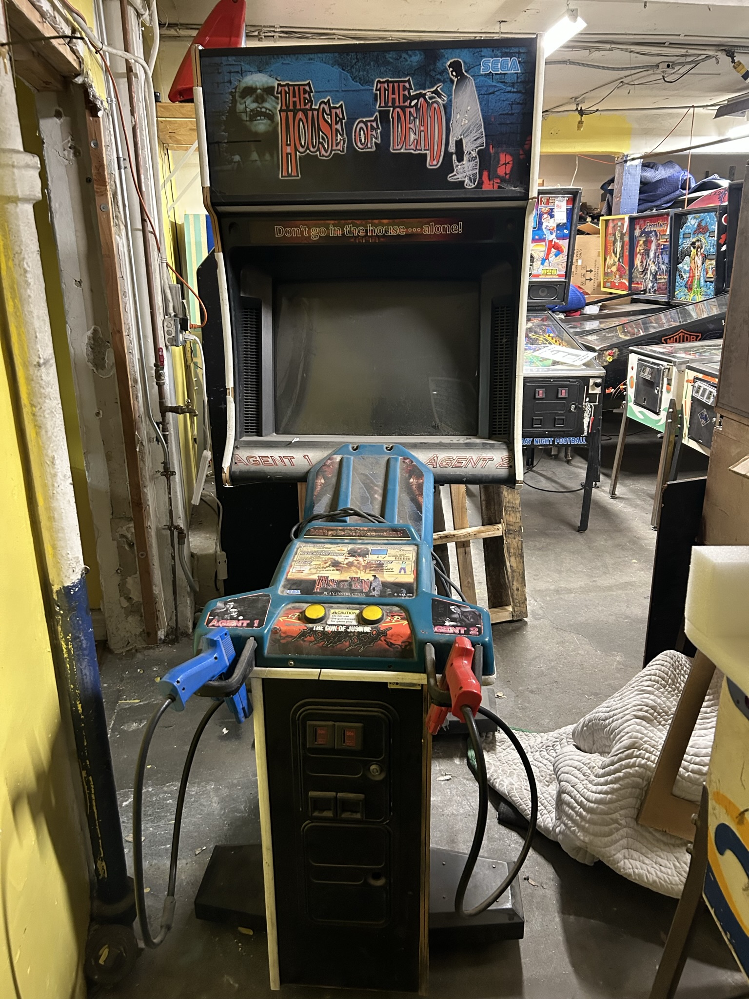 arcade zombie shooting game