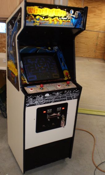 Wizard or Wor Arcade Game
