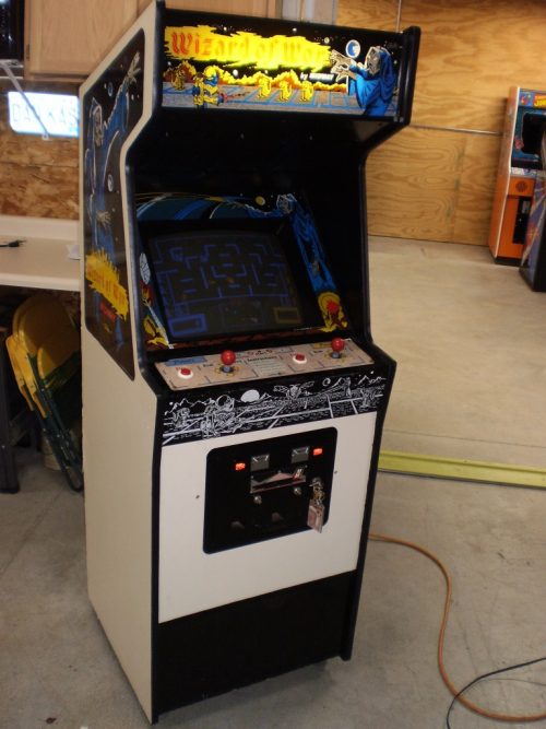 Wizard or Wor Arcade Game